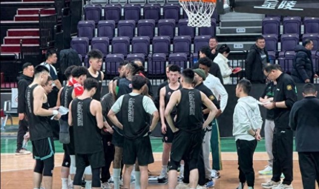 世界杯手机高清观看软件-首秀15分！辽篮新外援合格，赵继伟有两帮手，杨鸣回归有1个障碍