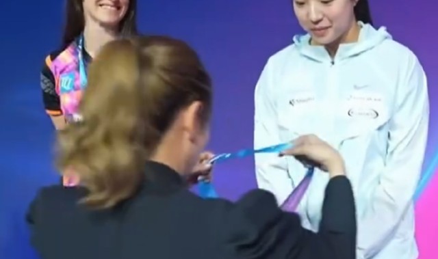 世界杯官网直播app下载正版入口-21岁申裕斌直言铜牌不满足！复仇世三仅为开始 捐款1亿韩元人美心善|世界杯|莎宾·温特|杭州亚运会|刘诗雯|捐赠_新浪体育_新浪新闻